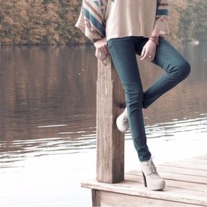 AG the Stilt Cigarette Jeans SZ 29